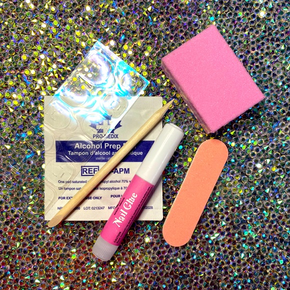 Trippy Baby Angel Girl Press Ons - Picture 2 of 2